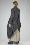 cappotto 'couture' lungo e ampio in garza di lana lavata e fodera in viscosa e seta - ARCHIVIO J. M. RIBOT 